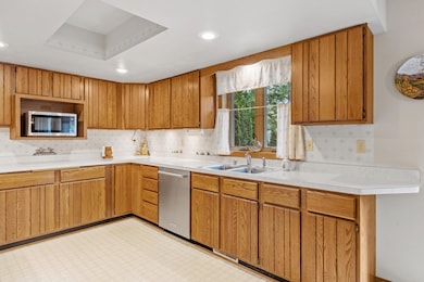 Great Counter and Cupboard Space