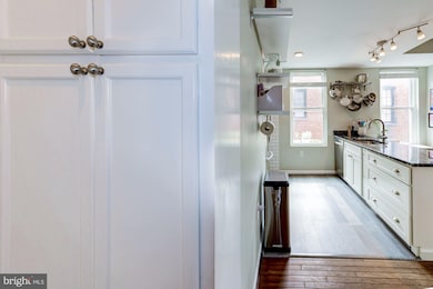 1822 Vernon St NW unit 303, Washington, DC 20009 - photo 2