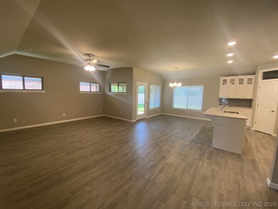 745 E 139th Place, Glenpool, OK 74033 - photo 4