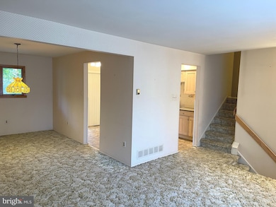 1607 Riversedge Dr, Delanco, NJ 08075 - photo 4