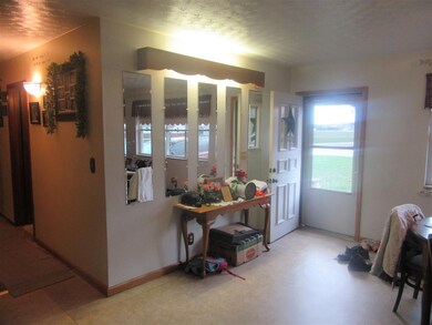 124 E Burrell St, Odon, IN 47562 - photo 4