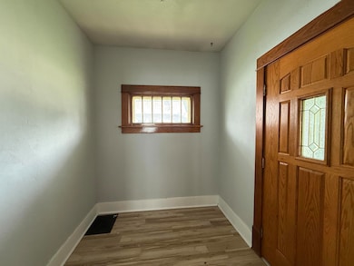 108 N Plum St, Plainview, NE 68769 - photo 2