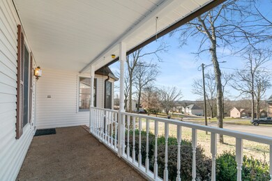 112 Saxon Ct, Columbia, TN 38401 - photo 2
