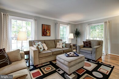 7901 Bethelen Woods Ln, Springfield, VA 22153 - photo 2