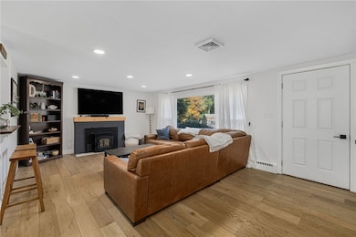 17 Larchmont Rd, Warwick, RI 02886 - photo 4