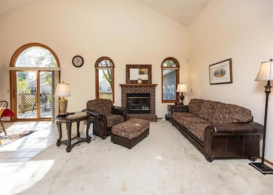 5918 Aspen Cir unit 14, Johnston, IA 50131 - photo 2