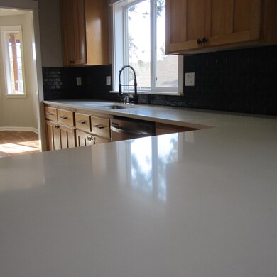 2318 NW Summerhill Dr, Bend, OR 97701 - photo 4