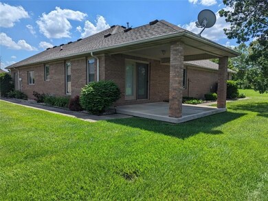 4984 W Hyde Ct, Columbus, IN 47203 - photo 3