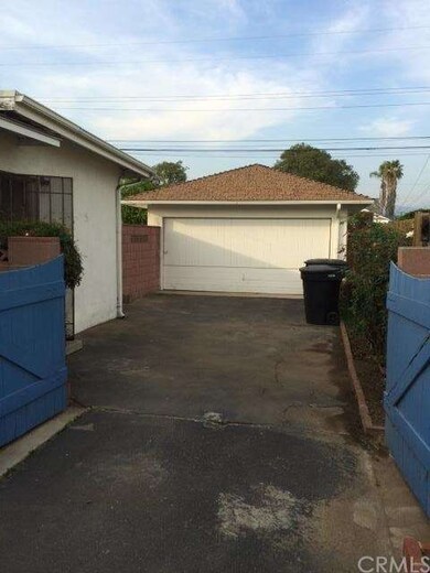 DETACHED 2 CAR GARAGE. GATED. 