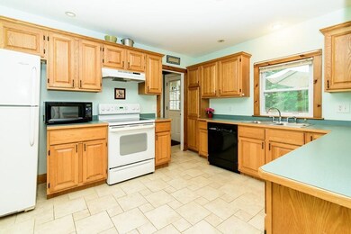 12-14 Prospect St, Pepperell, MA 01463 - photo 2