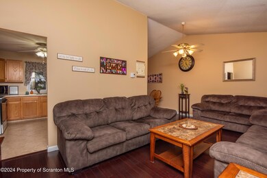 1719 Lafayette St, Scranton, PA 18504 - photo 4