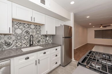 1601 W Osborn Unit 1-8