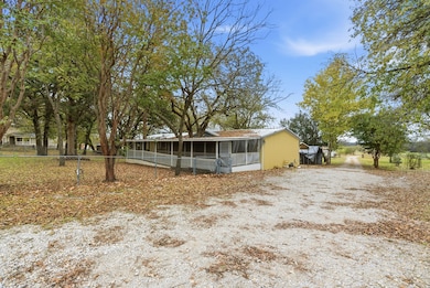 364 Wonder Dr, Springtown, TX 76082 - photo 5