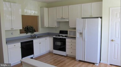 11817 Hunters Run Dr, Cockeysville, MD 21030 - photo 4