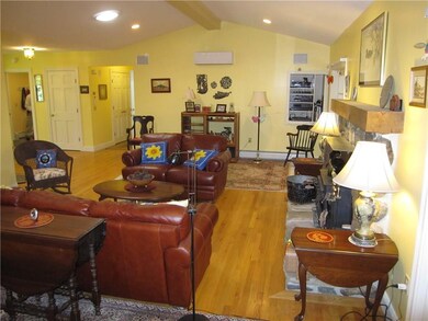 Living Room looking toward Master...