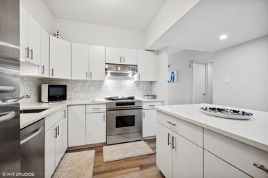 175 E Delaware Place unit 5609, Chicago, IL 60611 - photo 6