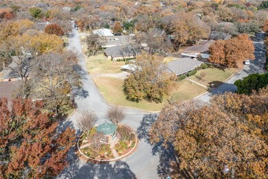 4000 Woodvine Dr, Euless, TX 76040 - photo 5