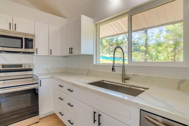 1064 Ehu Rd unit B, Makawao, HI 96768 - photo 6