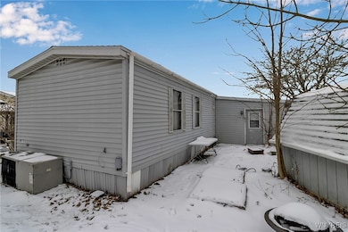 38 Harmony Ln, Buffalo, NY 14225 - photo 6