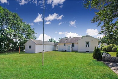 37 W Arch St, Pawcatuck, CT 06379 - photo 4