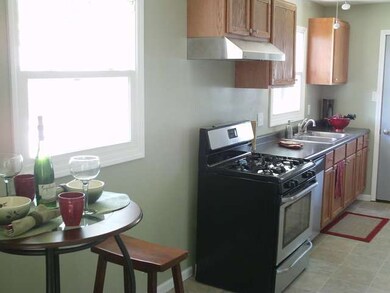 524 Waco Ln, Carpentersville, IL 60110 - photo 3