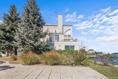 8 Deepwater Way unit 63, Bronx, NY 10464 - photo 2