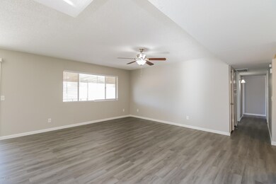 002-photo-living-room-7837405