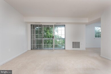 1902 Wilson Ln unit 202, McLean, VA 22102 - photo 2
