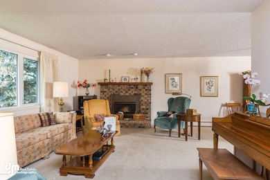 Living Room 8685-FULL