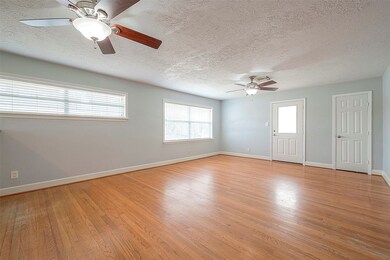 1729 Bayram Dr, Houston, TX 77055 - photo 4