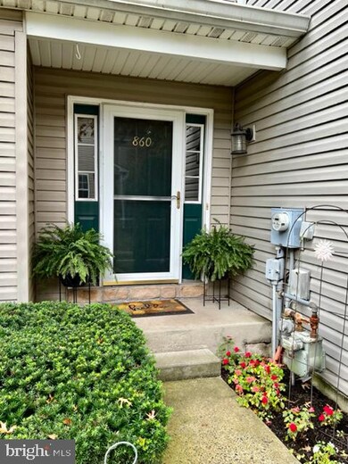 860 Doe Ct, Royersford, PA 19468 - photo 3