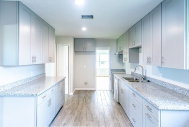 2102 Norman St, Pasadena, TX 77506 - photo 5