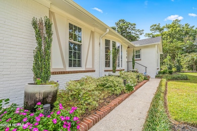 318 W Blackbeard Rd, Wilmington, NC 28409 - photo 3