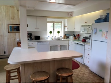 276 Sap Bucket Cir unit 2B, Peru, VT 05152 - photo 7