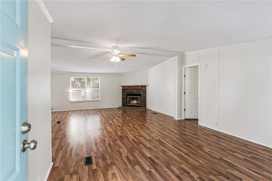 102 Touchstone Dr, Brunswick, GA 31525 - photo 2