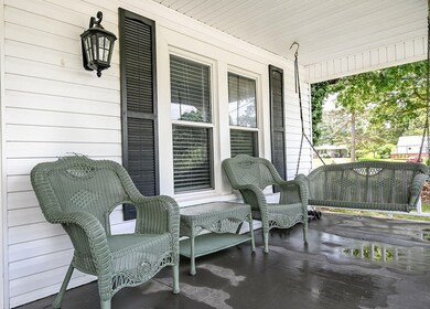 912 S Oakwood St, Rossville, GA 30741 - photo 4