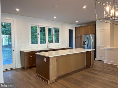 9426 Dandelion Dr, Lorton, VA 22079 - photo 7