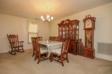 213 Linwood Dr, Jacksonville, NC 28546 - photo 7