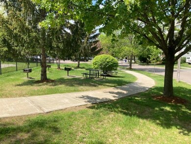 163 Hildred Dr, Burlington, VT 05401 - photo 2