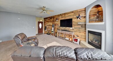 855 Virginia Dr, Central Point, OR 97502 - photo 5