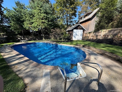 109 Spring St, Port Jefferson, NY 11777 - photo 4