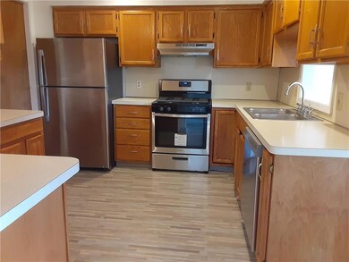 1372 Howard Ln, Easton, PA 18045 - photo 7