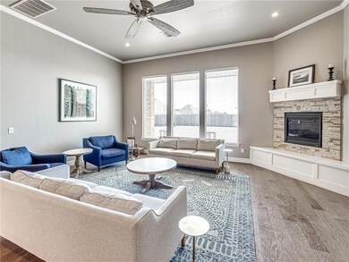 Living- The spacious living space measures 21x19! 