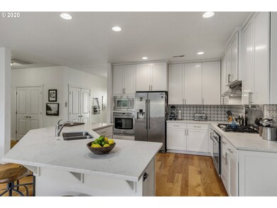 516 E Main St, Carlton, OR 97111 - photo 6