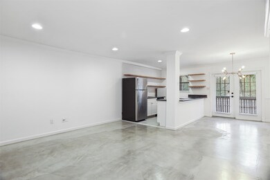 RARE 3 Bedroom, 2 full bathroom Bayou Bend Condomi