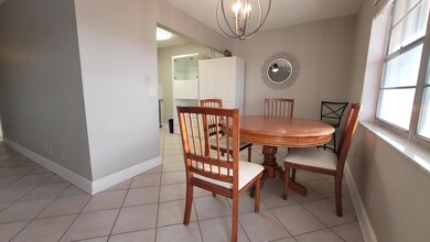 35 Somerset B, West Palm Beach, FL 33417 - photo 4