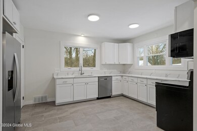 17 Wilmarth St, Schenectady, NY 12302 - photo 6