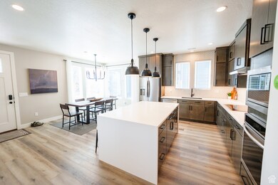 11328 S Silver Pond Dr unit 321, South Jordan, UT 84009 - photo 5