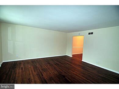 509 W 11th St, New Castle, DE 19720 - photo 3