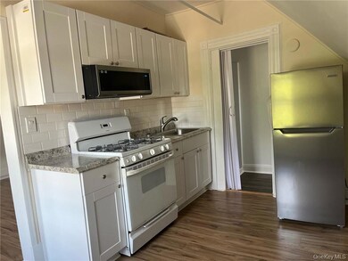 100 Lake Rd unit 8, Congers, NY 10920 - photo 4